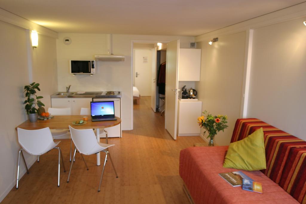 Hotel Pierre Blanche Chatillon-en-Michaille Δωμάτιο φωτογραφία